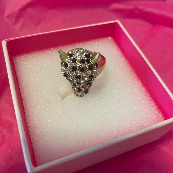 Brand new Stella & Dot retired Roar ring - Picture 3 of 4